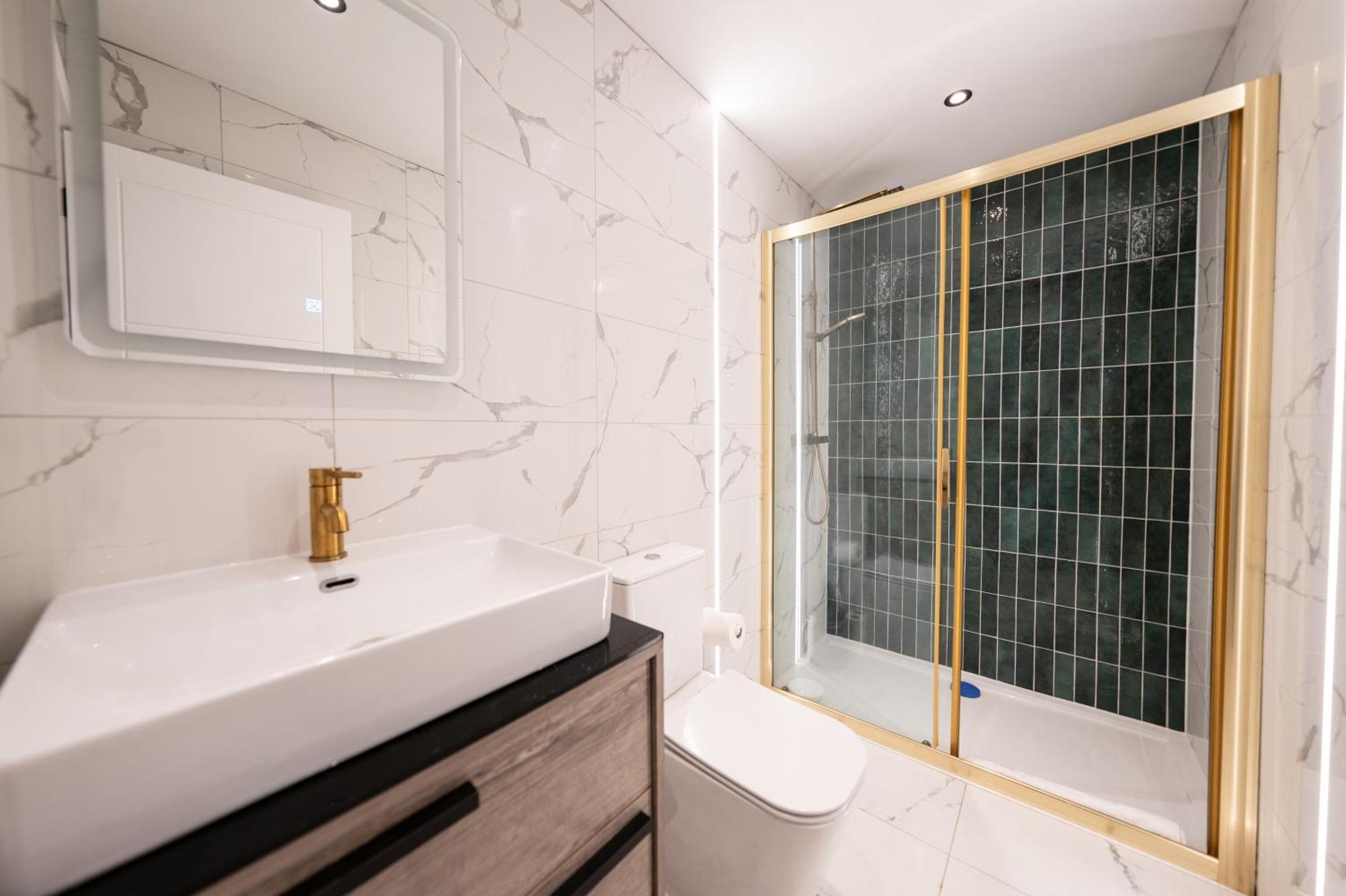 לונדון The Battersea Place - Charming 4Bdr Flat מראה חיצוני תמונה
